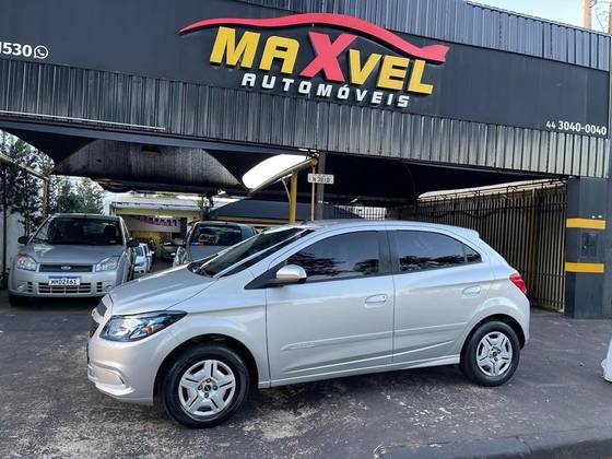 CHEVROLET ONIX 1.0 MPFI LS 8V FLEX 4P MANUAL CHEVROLET ONIX 1.0 MPFI LS 8V FLEX 4P MANUAL